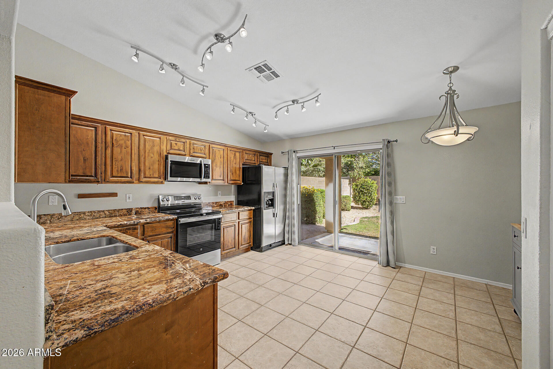 7019 West Phelps Road Peoria, AZ 85382 - Photo 7 of 31