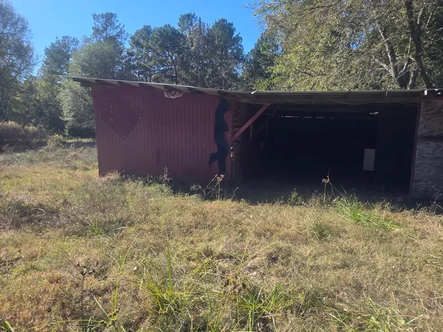a view of a house with a outdoor space