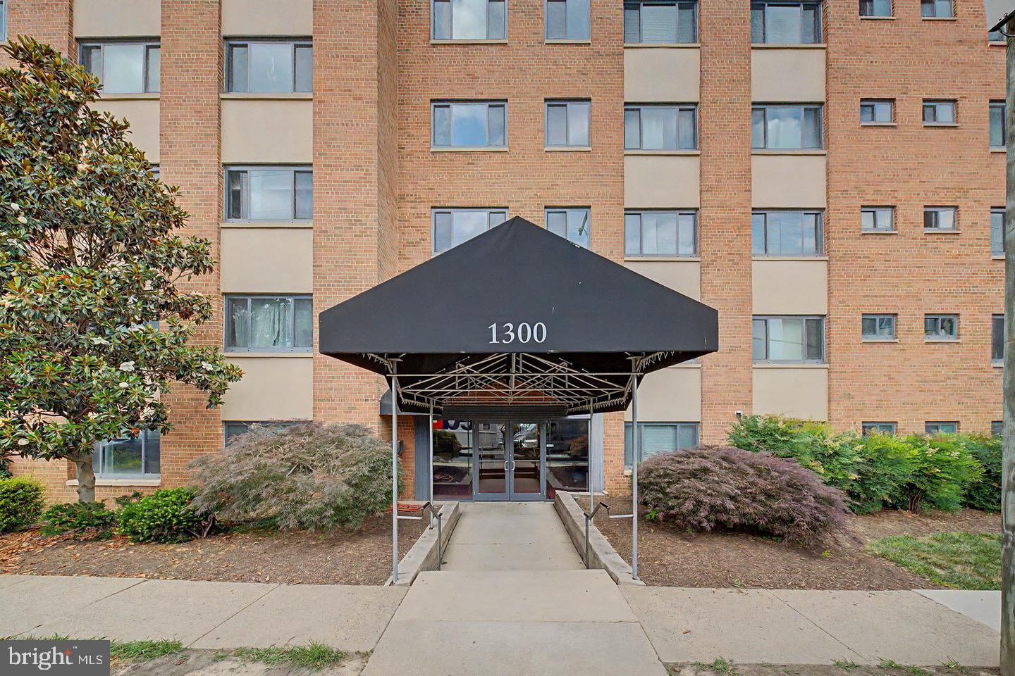 1300 South Arlington Ridge Road, Unit 708 Arlington, VA 22202 - Photo 3 of 35 Gallery Image 3