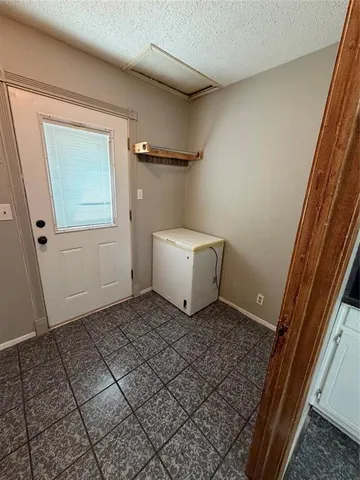 $1,875 | 813 County Road 3680, Paradise, TX 76073