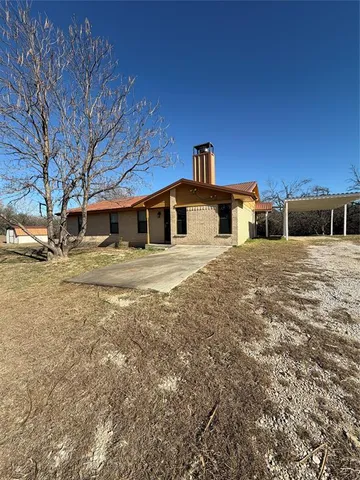 $1,875 | 813 County Road 3680, Paradise, TX 76073