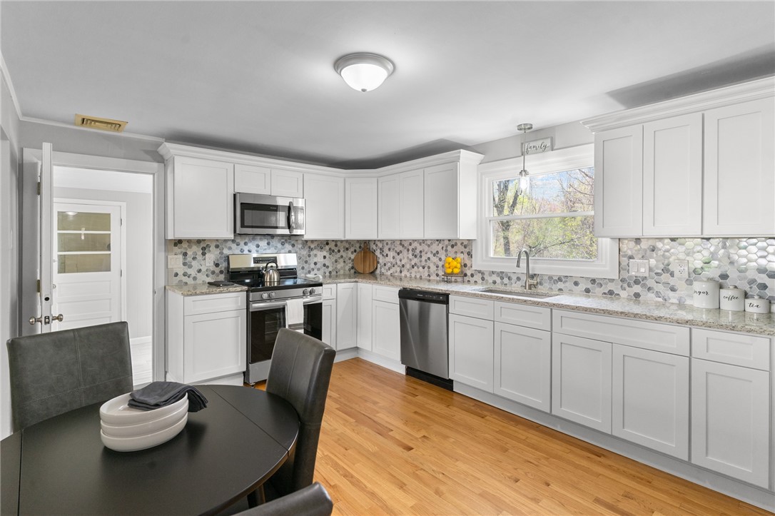 39 Pichette Boulevard Woonsocket, RI 02895 - Photo 3 of 30 Gallery Image 3