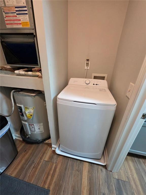 6102 Fairington Ridge Circle Lithonia, GA 30038 - Photo 20 of 22 a utility room with washer and dryer