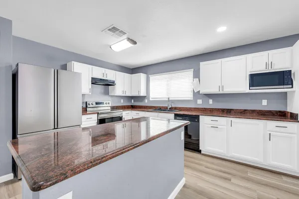 $2,800 | 1125 East Milada Drive, Phoenix, AZ 85042