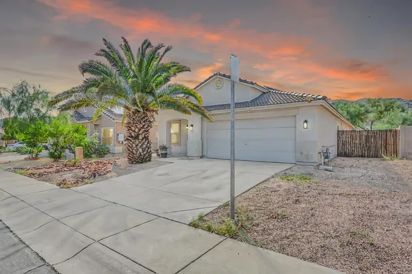 $2,800 | 1125 East Milada Drive, Phoenix, AZ 85042