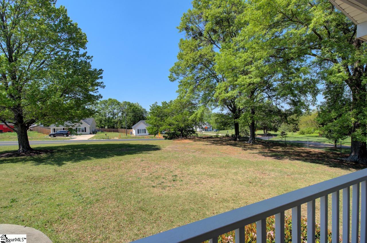 607 South Mountain View Road Greer, SC 29651 - Photo 6 of 37