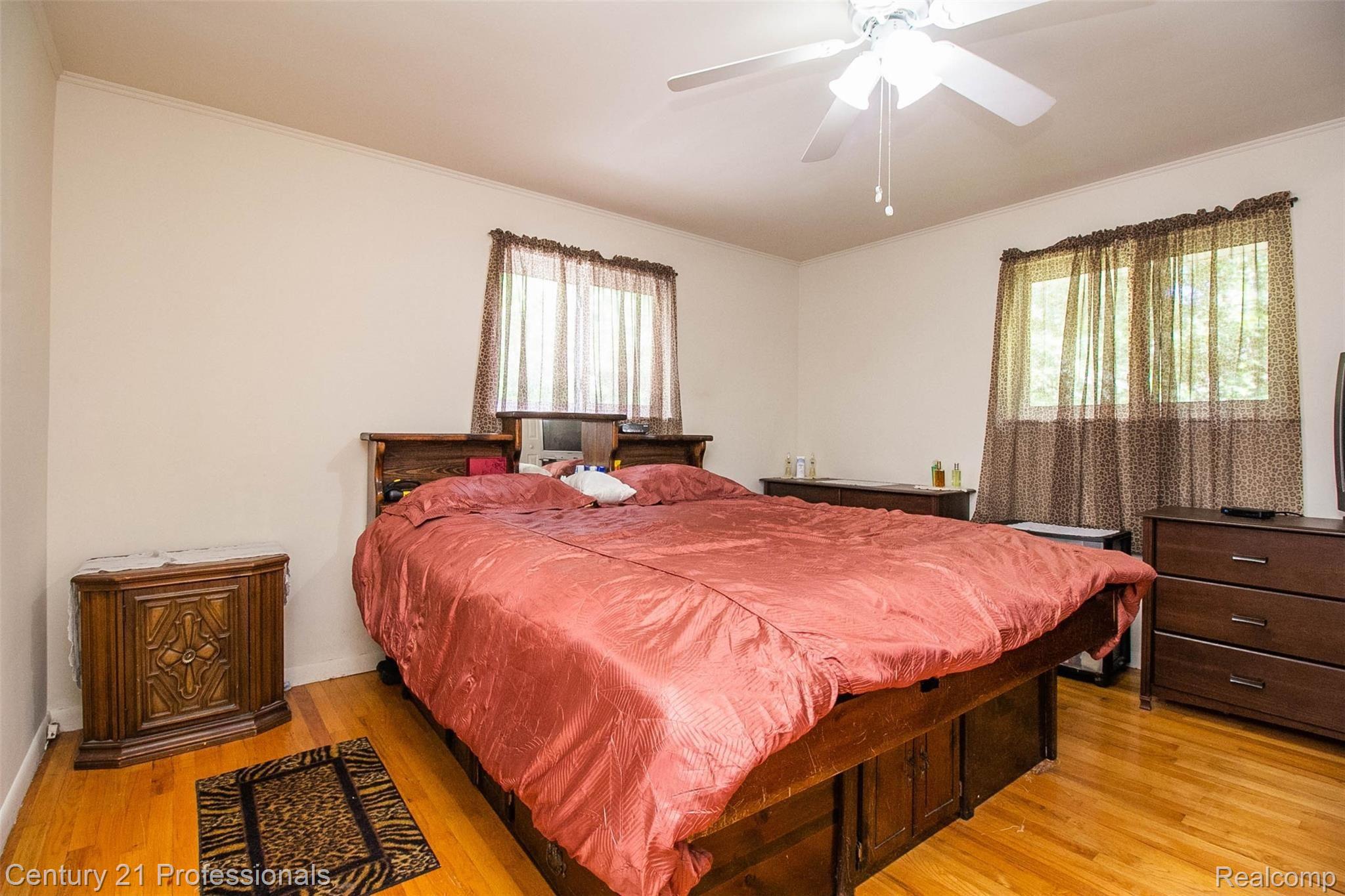 695 Ridgewood Road Rochester, MI 48306 - Photo 14 of 46 Master