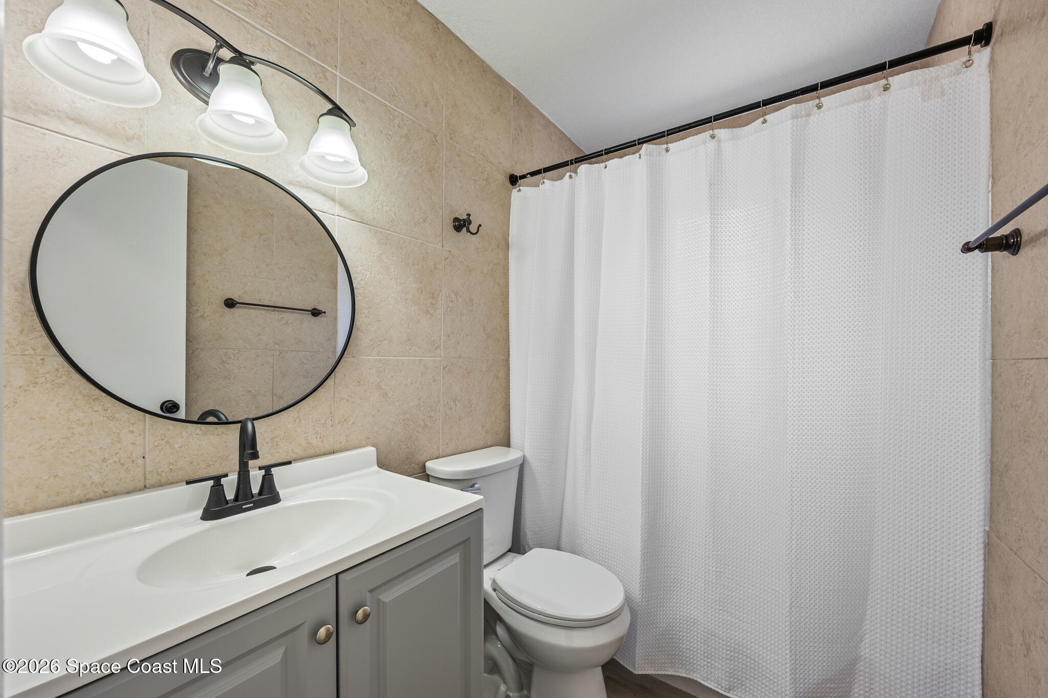 2857 Pennington Place Melbourne, FL 32935 - Photo 14 of 30 guest bath