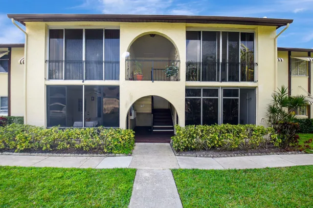 $180,000 | 3492 La Mar Court, Unit D1, Greenacres, FL 33463