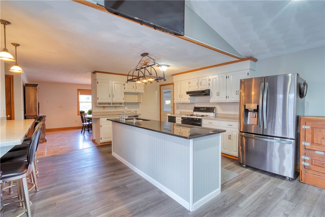 42 Kiley Way Coventry, RI 02816 - Photo 3 of 43