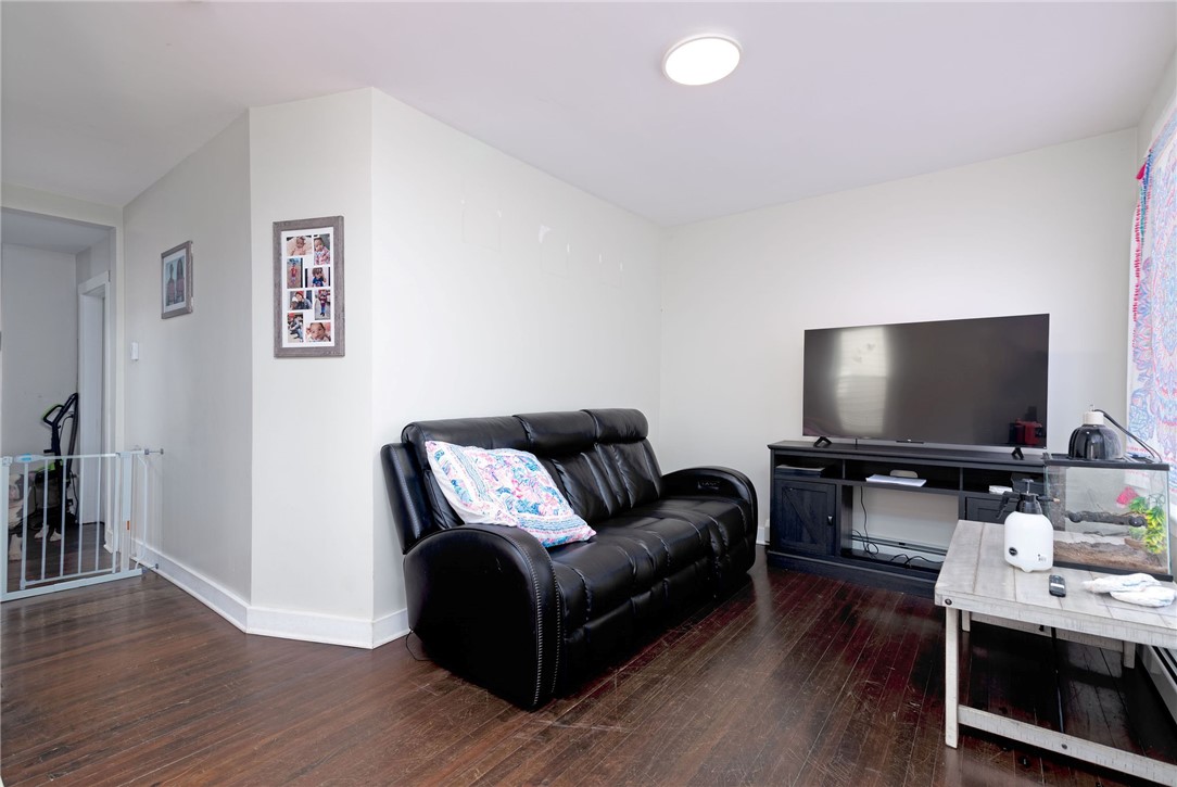 81 Pierce Street Westerly, RI 02891 - Photo 5 of 50