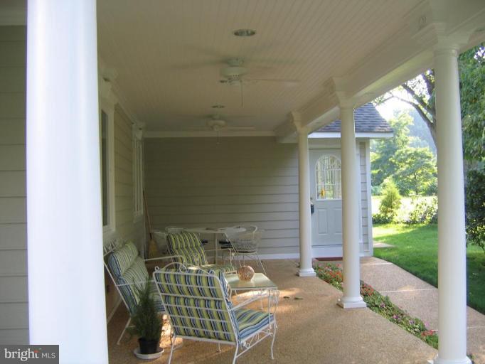 2634 Chain Bridge Road Vienna, VA 22181 - Photo 15 of 15 Porch