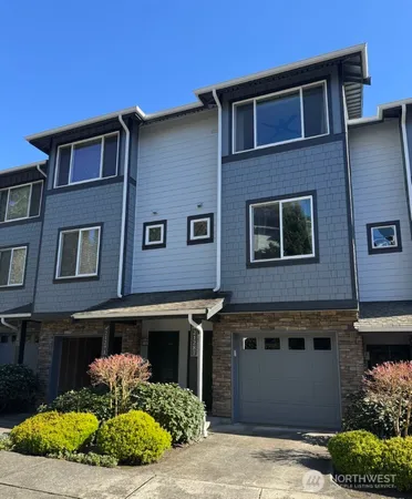 $3,300 | 21287 Southeast 42nd Lane, Issaquah, WA 98029