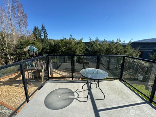 $3,300 | 21287 Southeast 42nd Lane, Issaquah, WA 98029