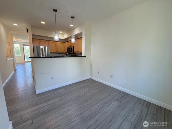 $3,300 | 21287 Southeast 42nd Lane, Issaquah, WA 98029