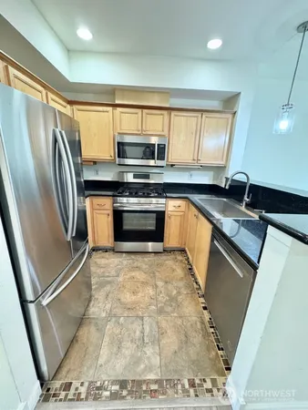 $3,300 | 21287 Southeast 42nd Lane, Issaquah, WA 98029