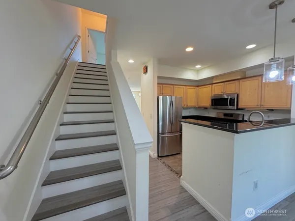$3,300 | 21287 Southeast 42nd Lane, Issaquah, WA 98029