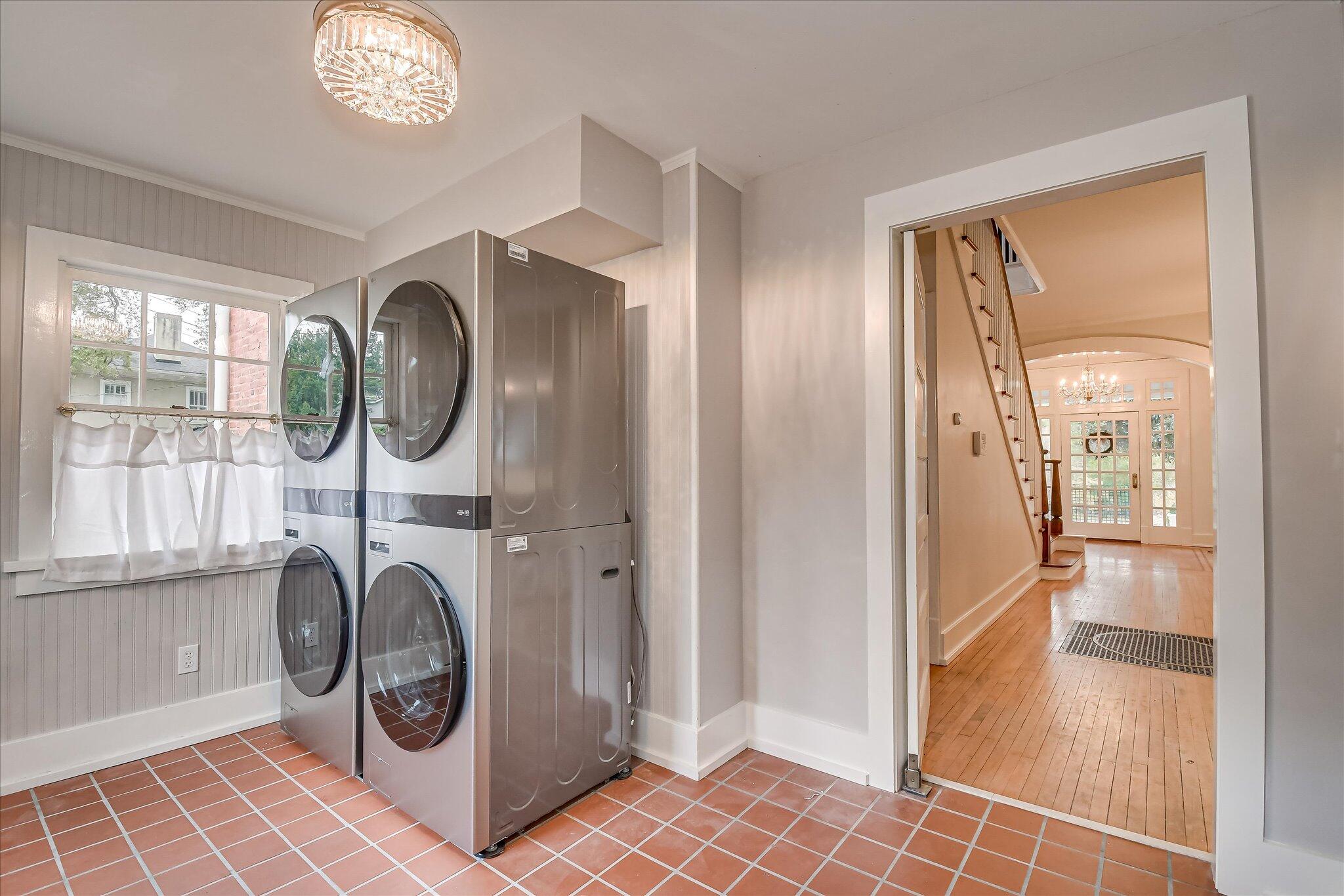 2409 Central Avenue Augusta, GA 30904 - Photo 20 of 55 Laundry/Mudroom