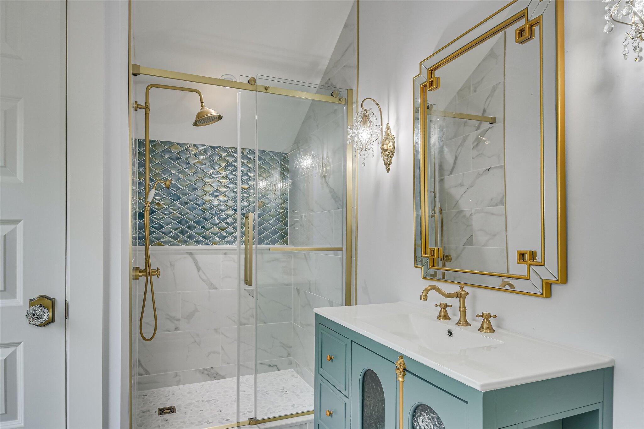 2409 Central Avenue Augusta, GA 30904 - Photo 49 of 55 Third Floor Full Bathroom