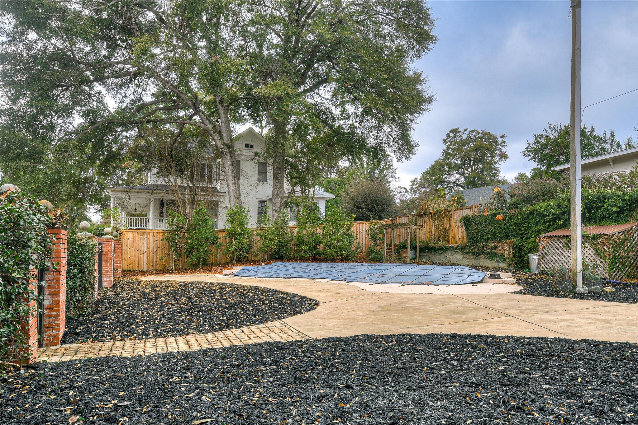 2409 Central Avenue Augusta, GA 30904 - Photo 52 of 55 Salt Water Gunite Pool