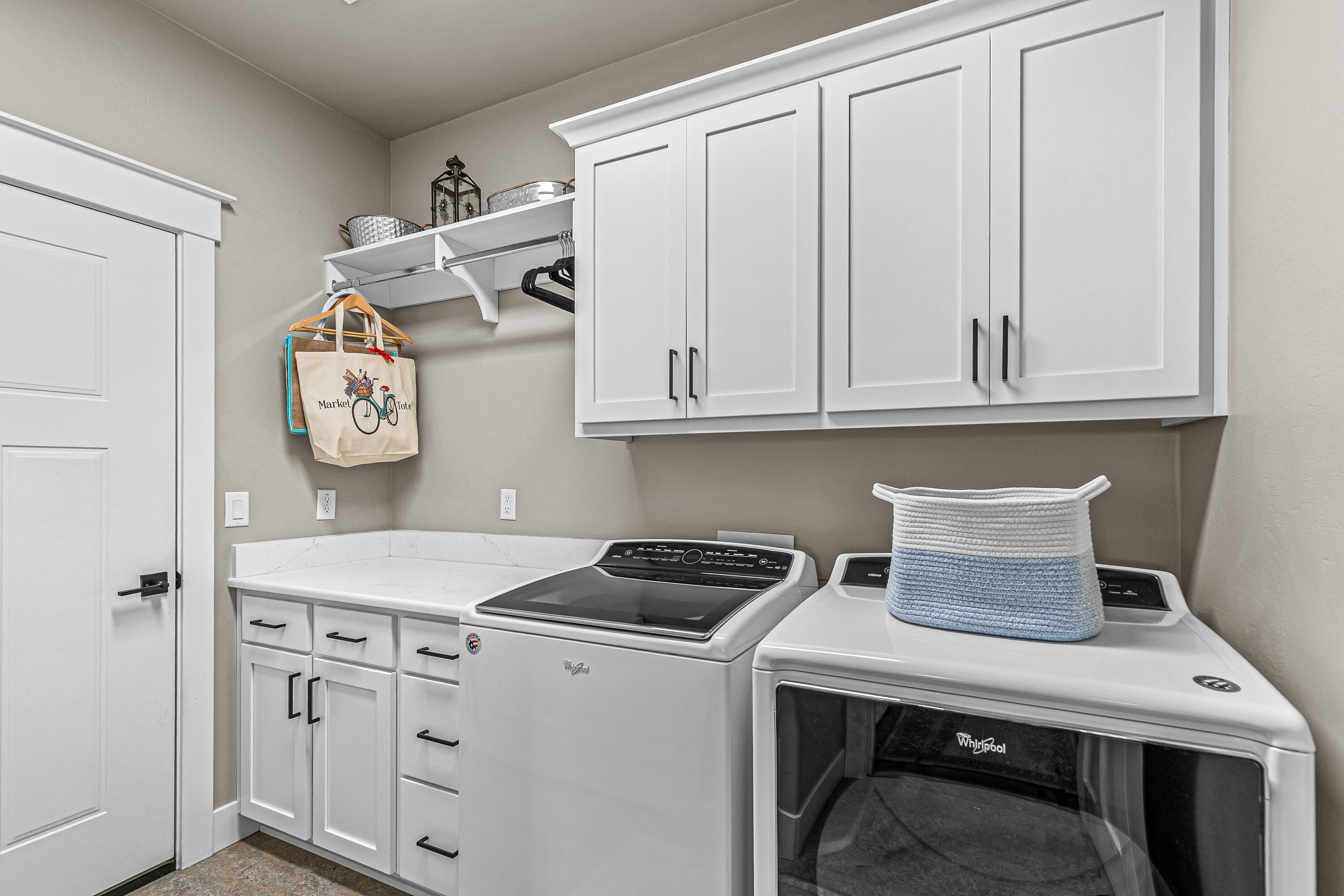 1741 River Run Street Central Point, OR 97502 - Photo 20 of 29 laundry