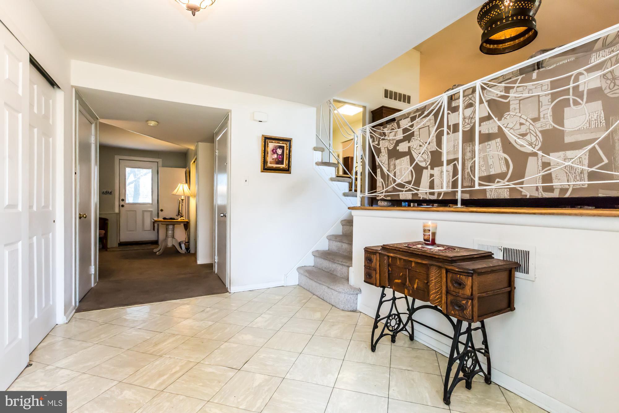 9730 Morefield Road Philadelphia, PA 19115 - Photo 4 of 23