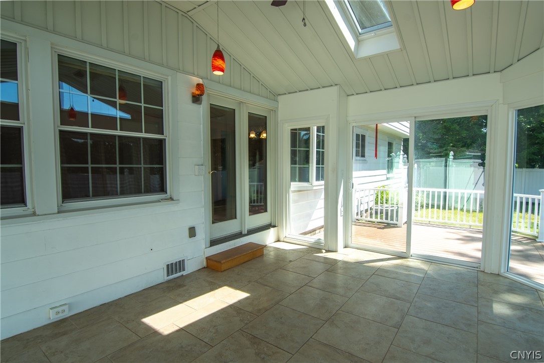 203 Ruth Road Clay, NY 13212 - Photo 12 of 34