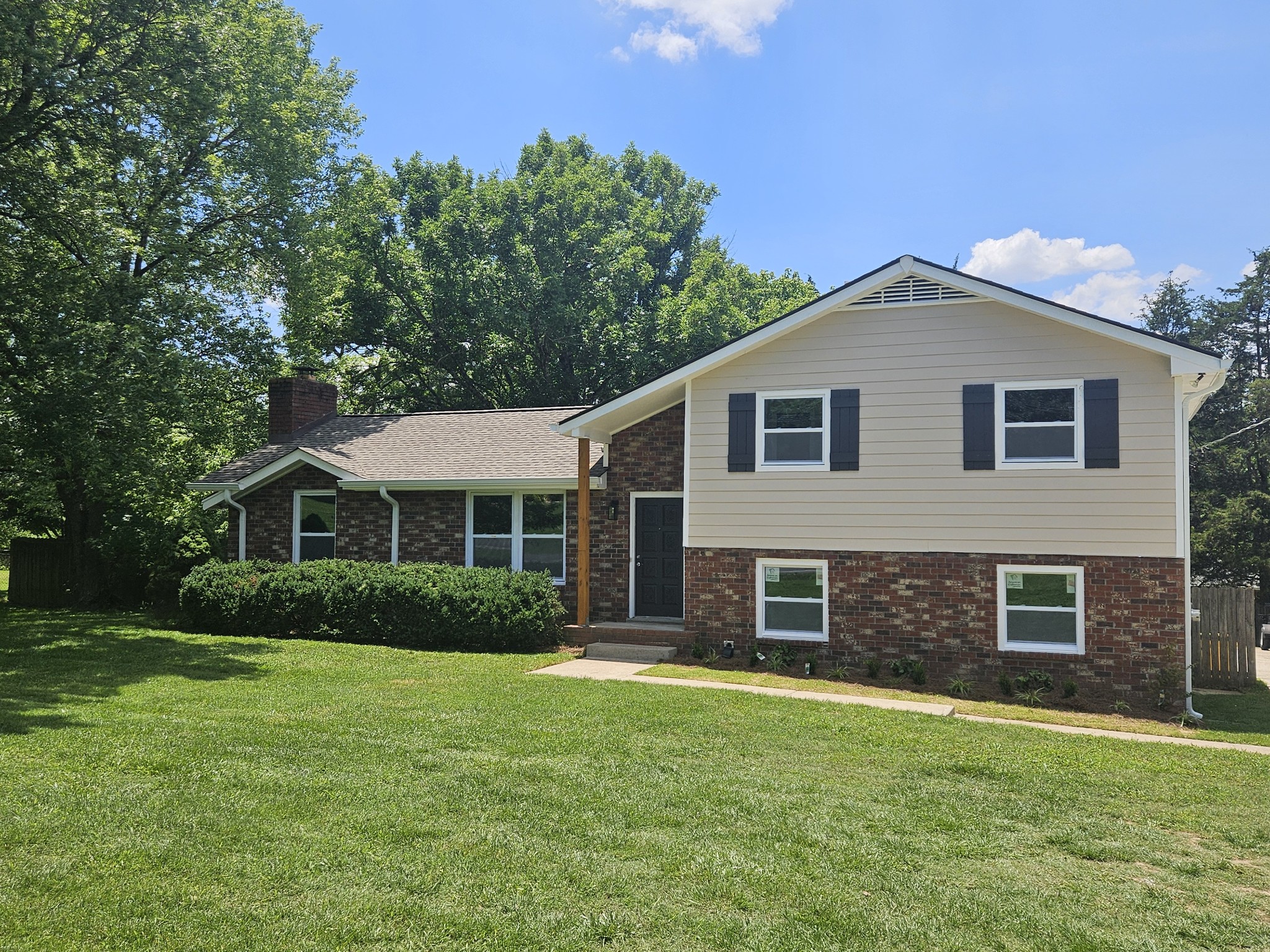 258 Indian Lake Road Hendersonville, TN 37075 - Photo 1 of 20