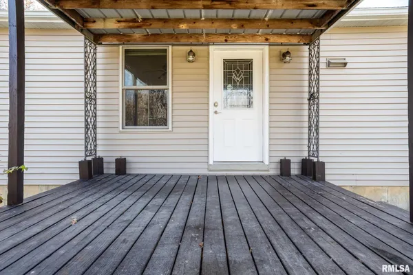 $310,000 | 450 Clark School Road, De Soto, IL 62924