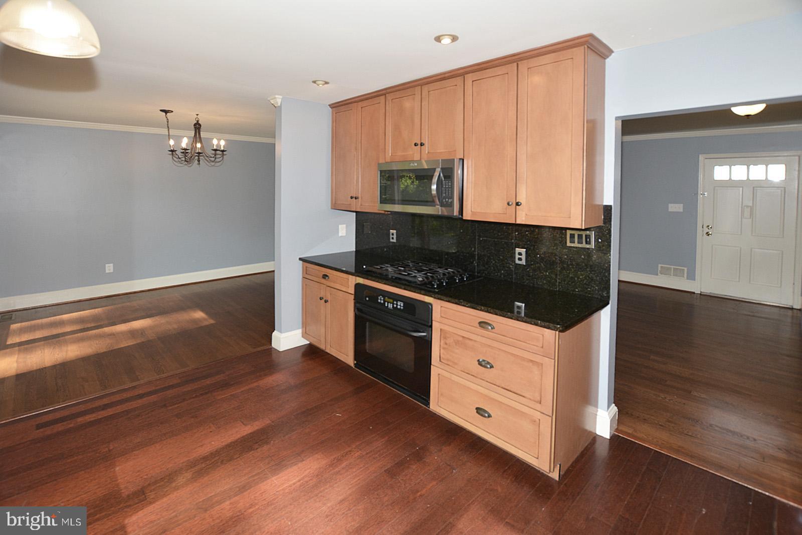 3619 Colony Road Fairfax, VA 22030 - Photo 8 of 38 Plenty of Counter Space