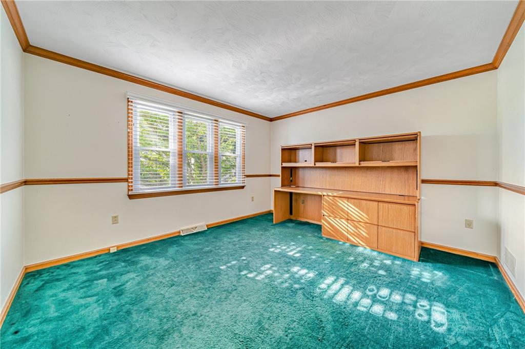 3240 Ridgeway Road Greensburg, PA 15601 - Photo 3 of 36 Gallery Image 3