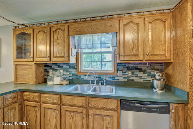 208 Jones Street Holly Ridge, NC 28445 - Photo 7 of 35 208 Jones St Holly Ridge NC-small-009-00