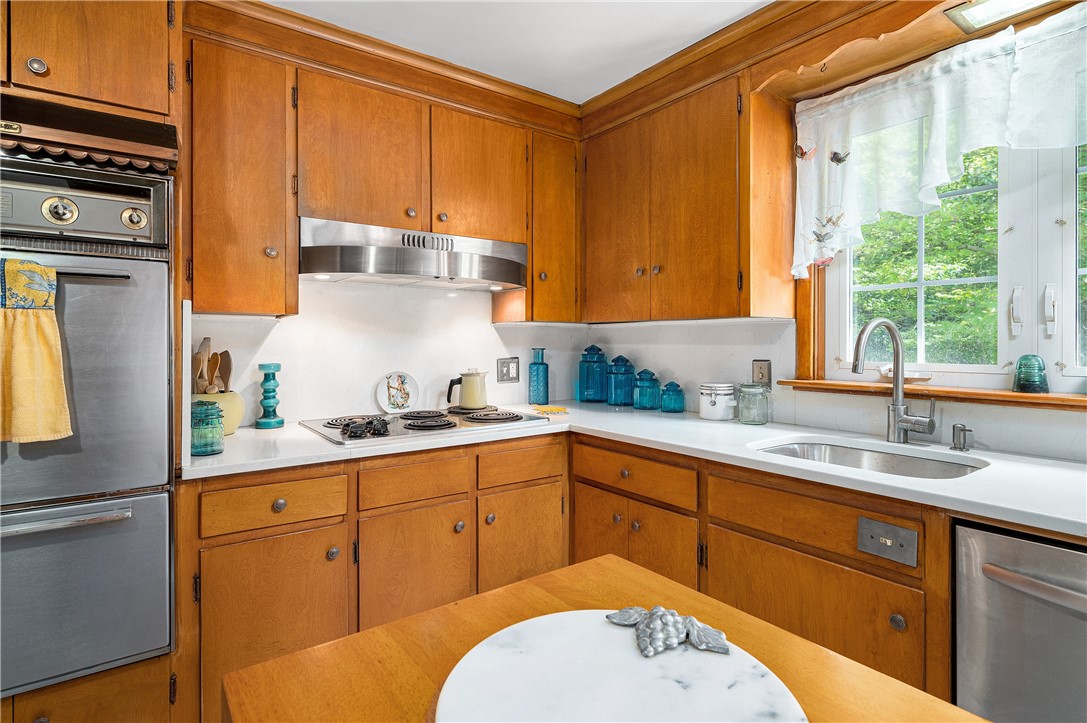 34 Valley Road Glocester, RI 02829 - Photo 22 of 44