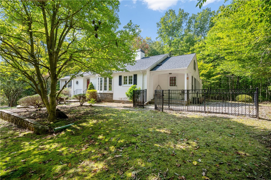 34 Valley Road Glocester, RI 02829 - Photo 5 of 44