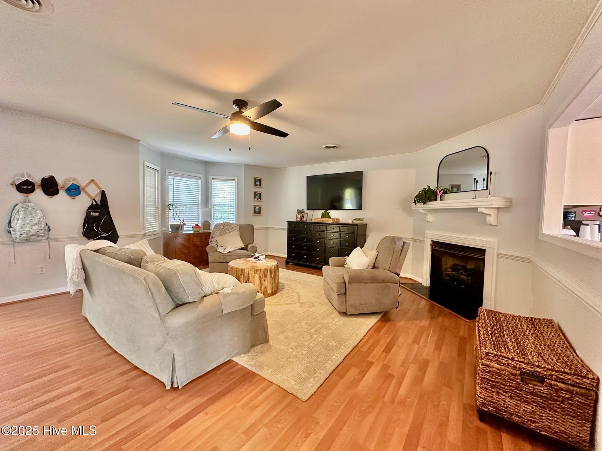 387 Country Club Road Camden, NC 27921 - Photo 9 of 33 Living Room-4