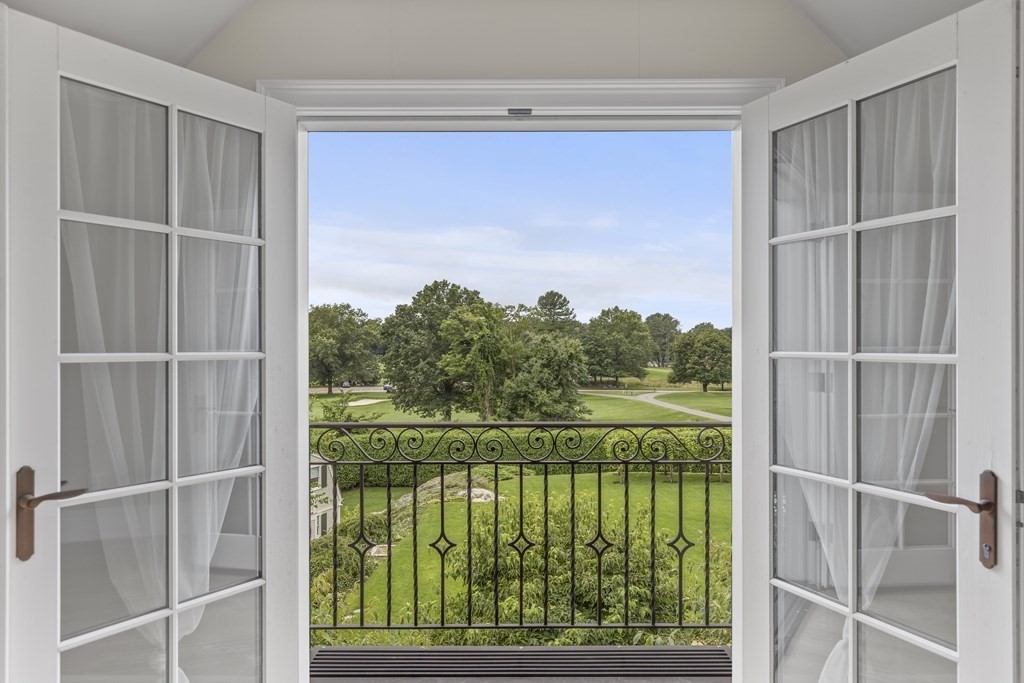 297 Meadowbrook Road Weston, MA 02493 - Photo 16 of 42