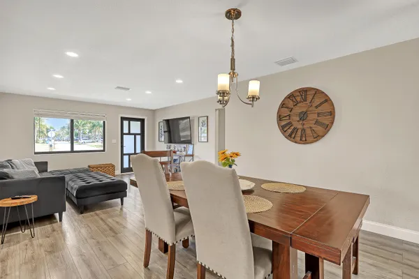 $3,150 | 1210 Skylark Lane, Lantana, FL 33462