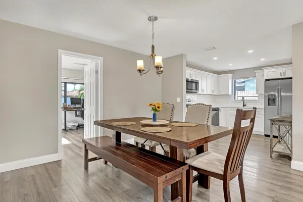 $3,150 | 1210 Skylark Lane, Lantana, FL 33462