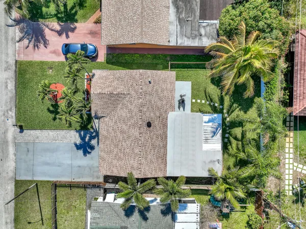 $3,150 | 1210 Skylark Lane, Lantana, FL 33462