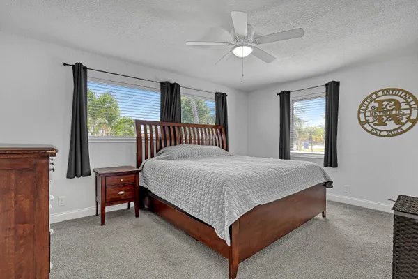 $3,150 | 1210 Skylark Lane, Lantana, FL 33462