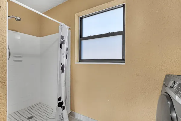 $3,150 | 1210 Skylark Lane, Lantana, FL 33462