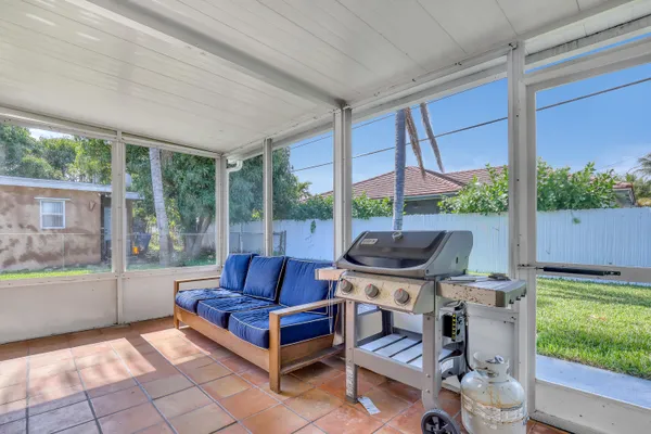 $3,150 | 1210 Skylark Lane, Lantana, FL 33462