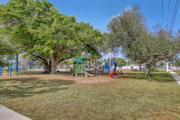 $3,150 | 1210 Skylark Lane, Lantana, FL 33462
