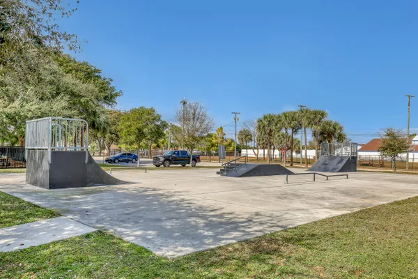 $3,150 | 1210 Skylark Lane, Lantana, FL 33462