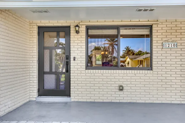 $3,150 | 1210 Skylark Lane, Lantana, FL 33462