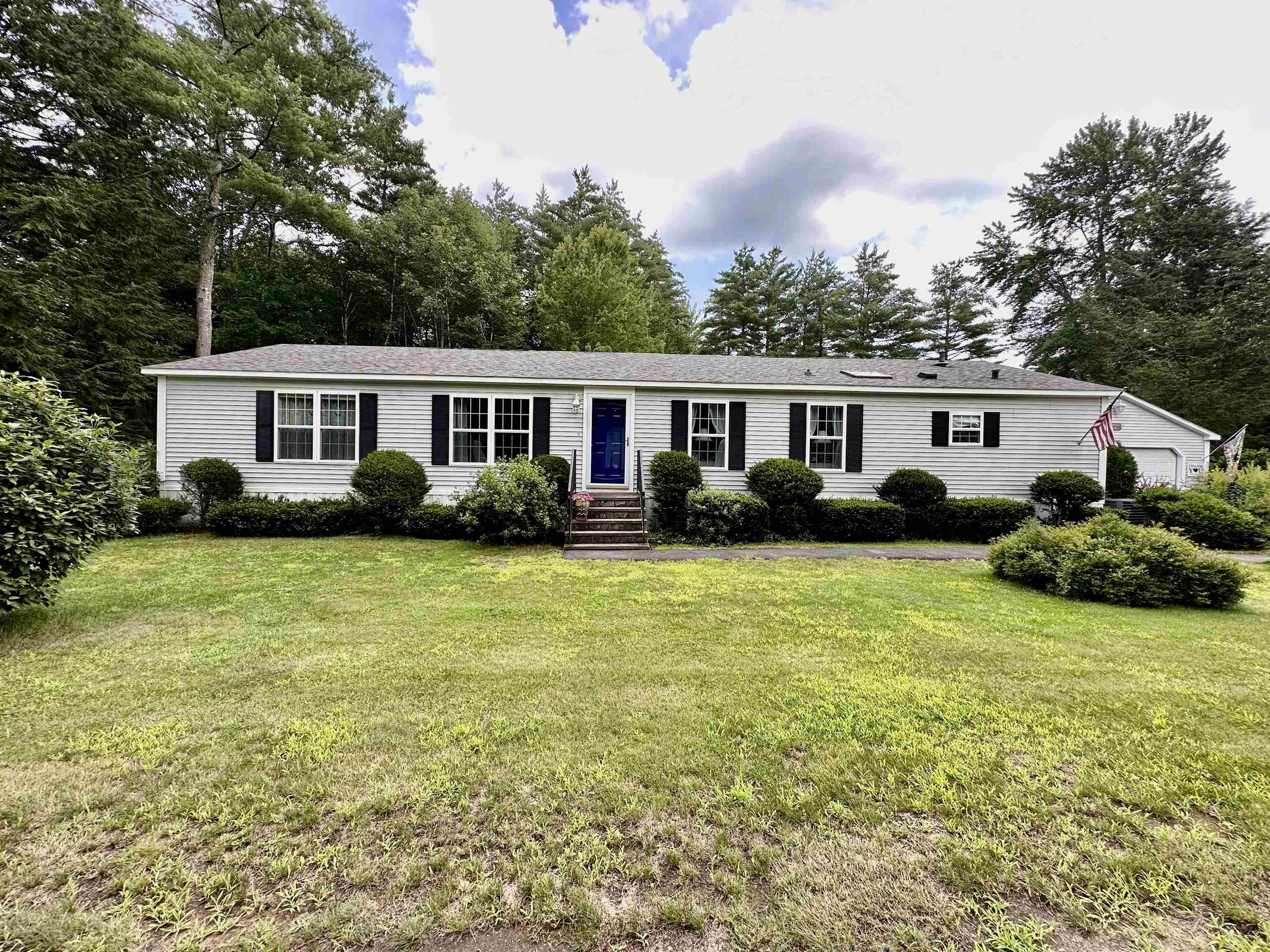 3 Hawk Lane Rochester, NH 03868 - Photo 2 of 22