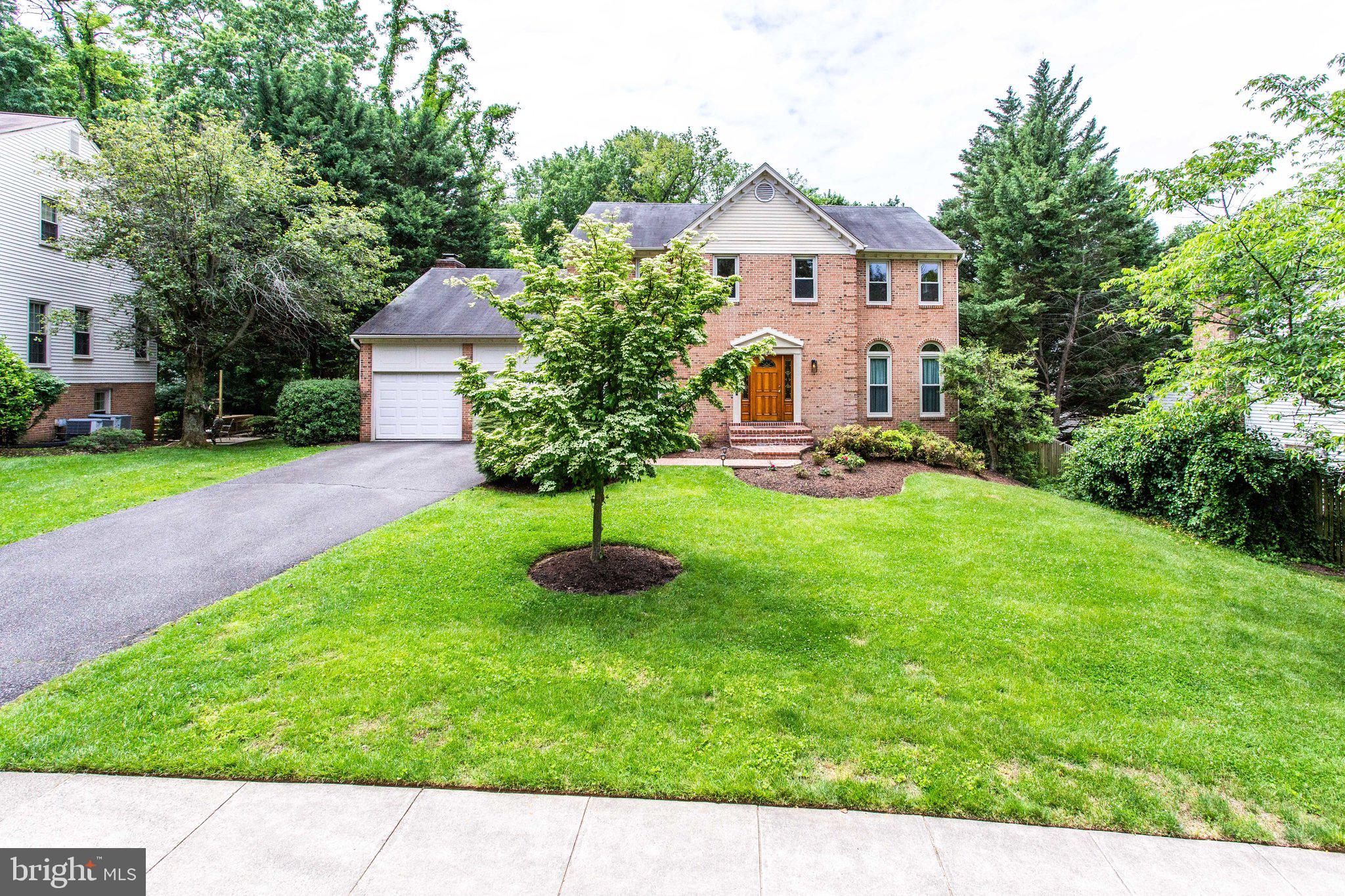 6311 Hunting Ridge Lane McLean, VA 22101 - Photo 44 of 44 Plus sidewalks & cul-de-sac in neighborhood