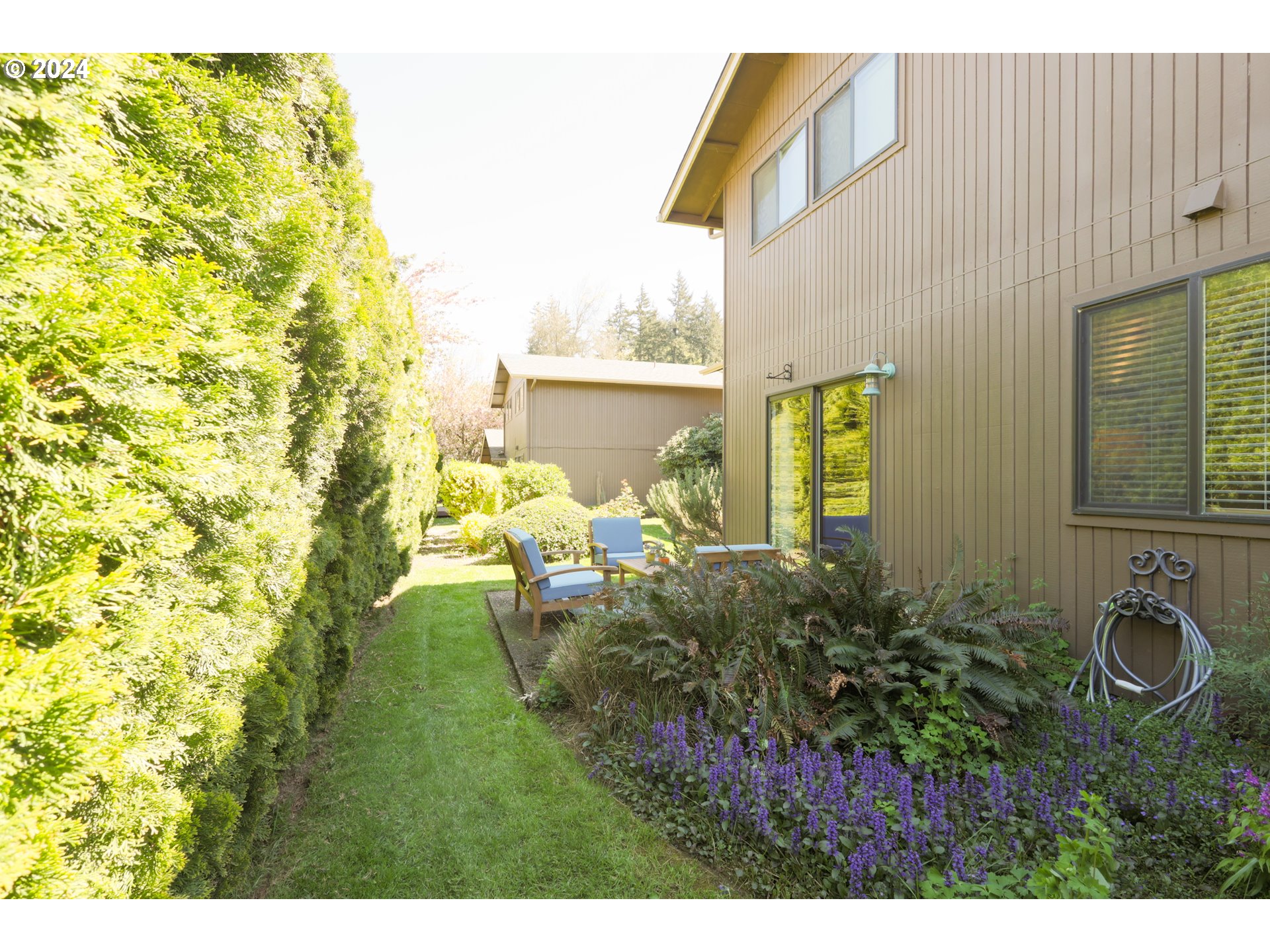 2208 Ridgeway Drive Eugene, OR 97401 - Photo 3 of 15 Gallery Image 3