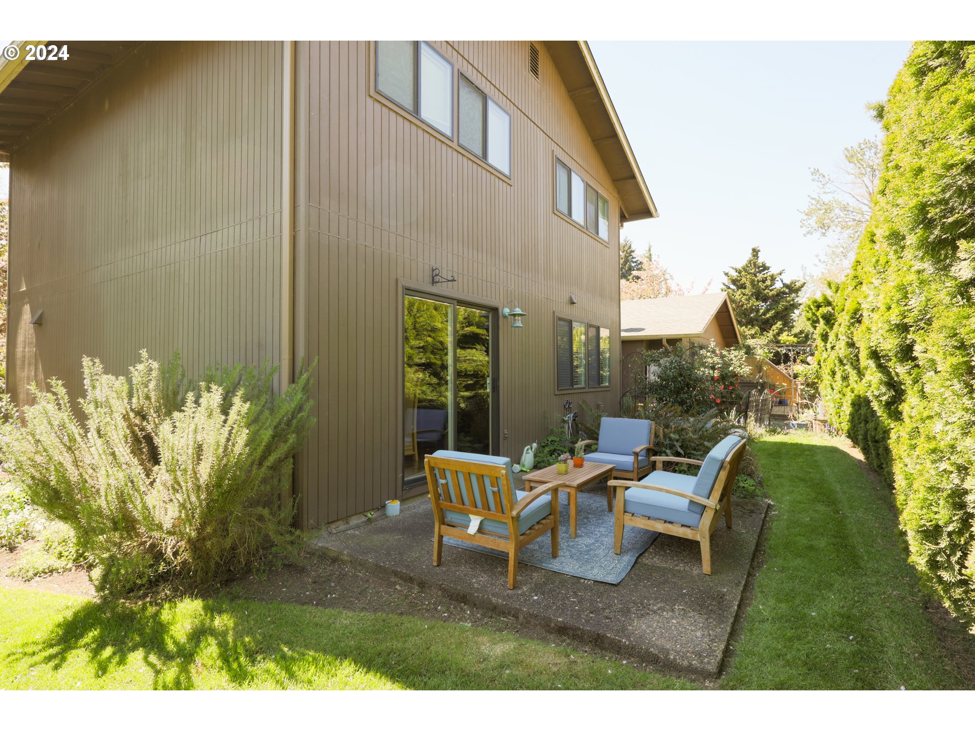 2208 Ridgeway Drive Eugene, OR 97401 - Photo 4 of 15 Gallery Image 4