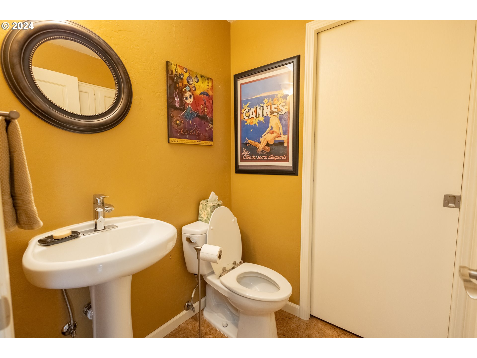 2208 Ridgeway Drive Eugene, OR 97401 - Photo 10 of 15 Gallery Image 10
